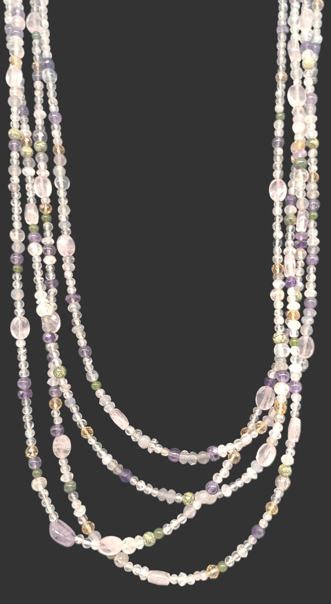 Très long sautoir à porter en rangs multiples