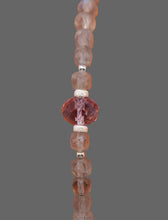 Charger l'image dans la galerie, Bracelet composé de perles de labradorite, de perles d'argent 925 et une améthyste
