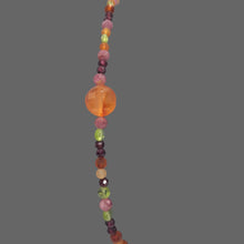 Charger l'image dans la galerie, Bracelet avec perles de cornaline, péridot, grenat, aventurine et tourmaline
